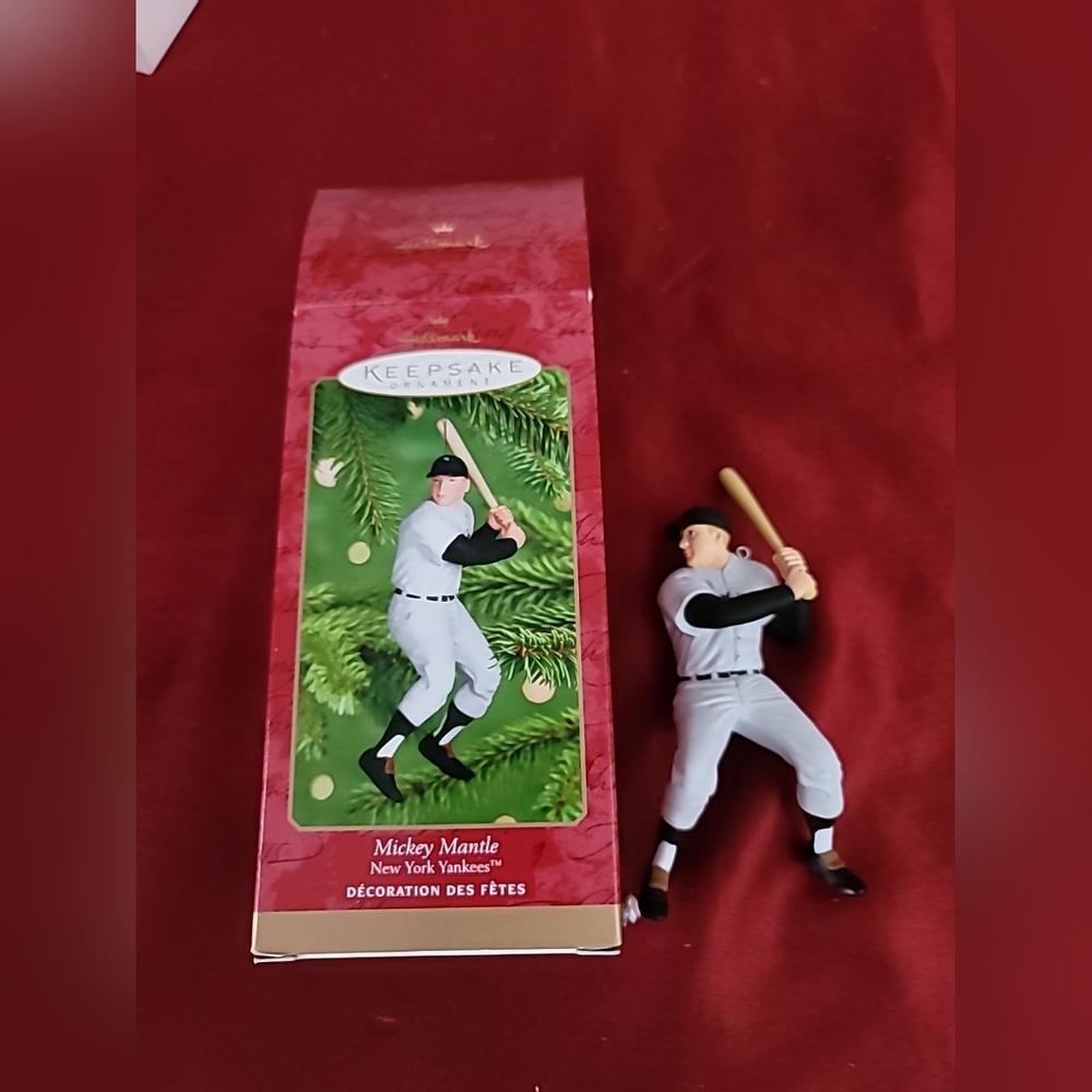 MICKEY MANTLE 2001 Hallmark Ornament - NY New York Yankees - NIBPre-owned mino